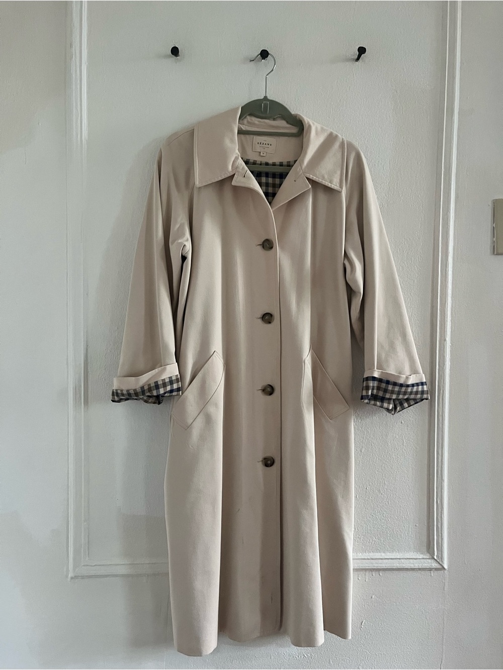Classic Beige Long Trench Coat with Plaid Lining